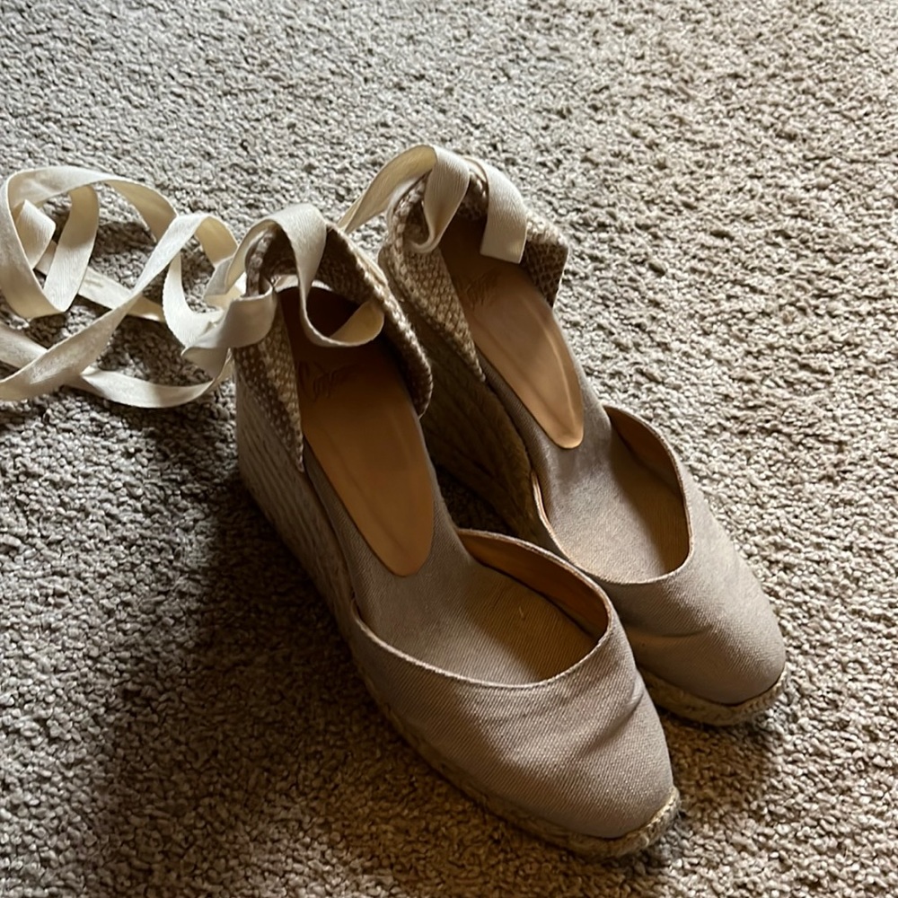 Castaner wedges